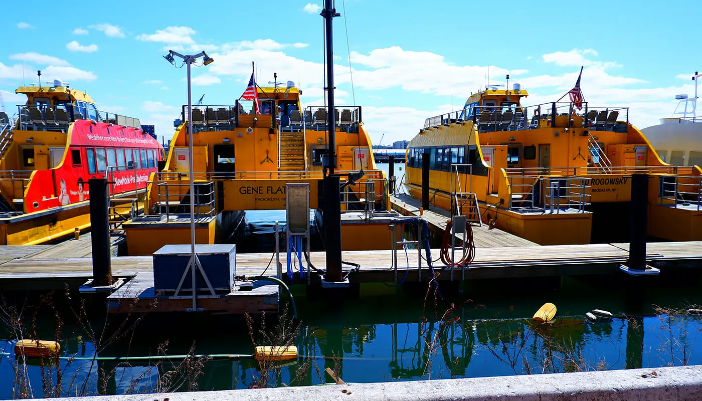 Circle Line Hop On Hop Off Sightseeing Cruise New York Water Taxi