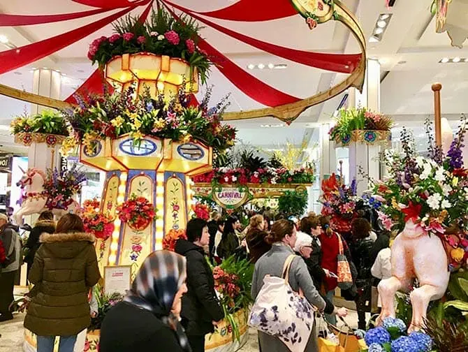 Macy’s в Нью-Йорке - выставка цветов