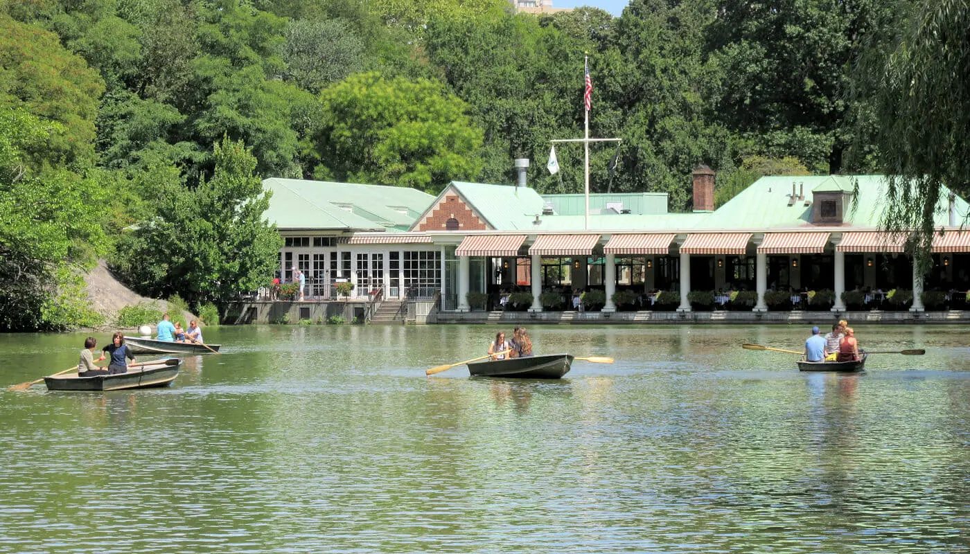 Лодочная станция Loeb Boathouse в Центральном парке