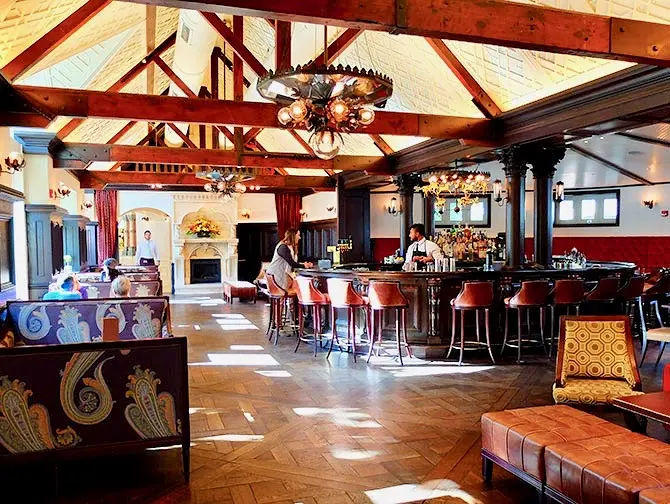 Central Park в Нью-Йорке - Tavern on the Green бар