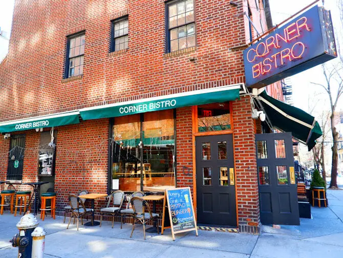 Лучшие гамбургеры в Нью-Йорке - Corner Bistro