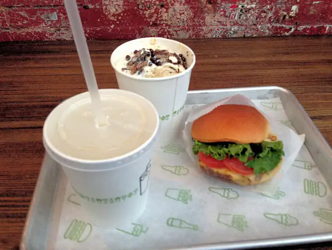 Лучшие гамбургеры в Нью-Йорке - Гамбургер в Shake Shack