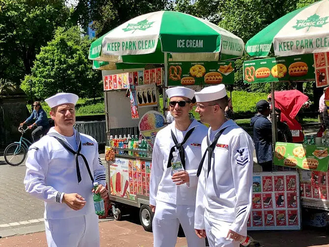 Неделя флота в Нью-Йорке - Моряки