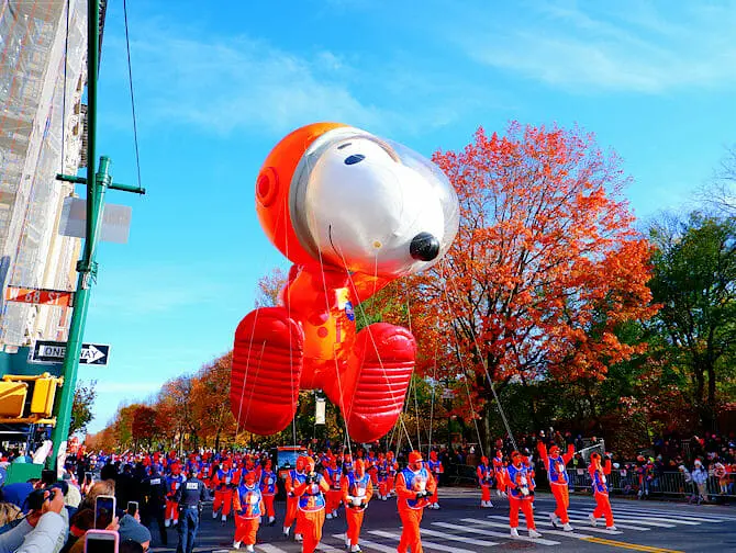 День благодарения в Нью-Йорке - Snoopy Balloon
