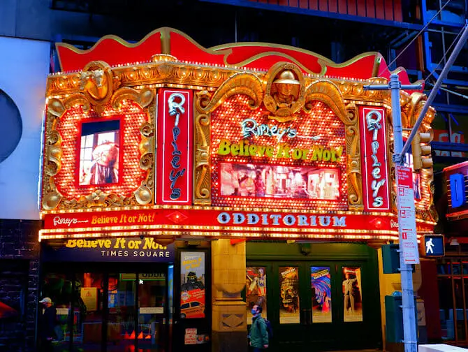 Ripley’s Believe It or Not в Нью-Йорке - Снаружи