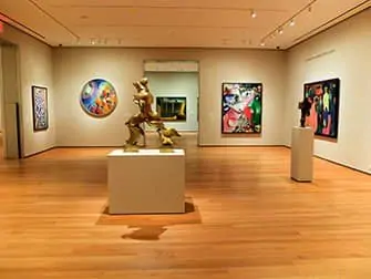Музей современного искусства в Нью-Йорке - Empty Museum
