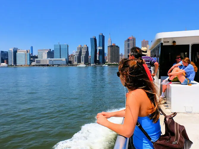 NYC Ferry в Нью-Йорке - поездка на пароме