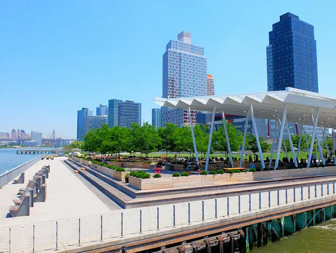 NYC Ferry в Нью-Йорке - Куинс