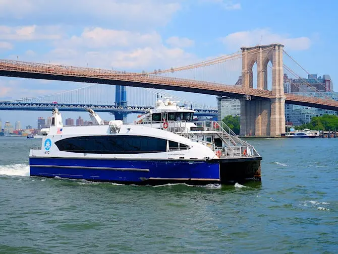 NYC Ferry в Нью Йорке