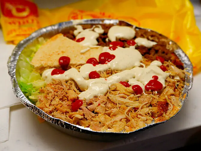 Уличная еда в Нью-Йорке - Halal Guys