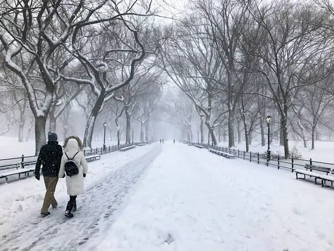 Снег в Нью-Йорке