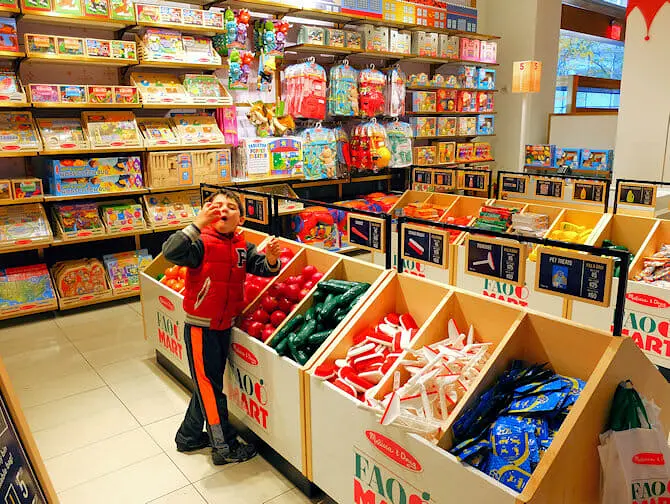 Магазины игрушек в Нью-Йорке - FAO Schwarz