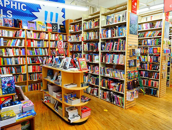 Книжный магазин Strand в Нью-Йорке - книги