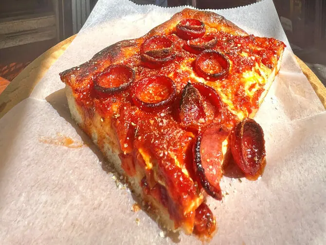 Лучшие пиццерии в Нью-Йорке - Prince Street Pizza