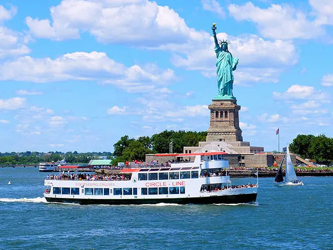 Разница между New York CityPASS и GoCity New York Explorer Pass - Boat tour