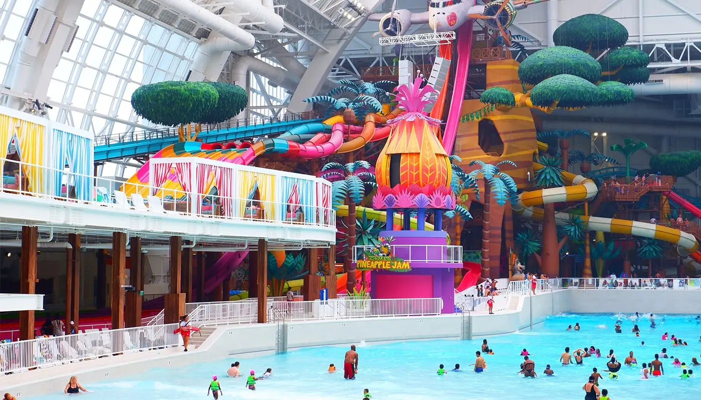 Пляжный сезон в Нью-Йорке - DreamWorks Water Park