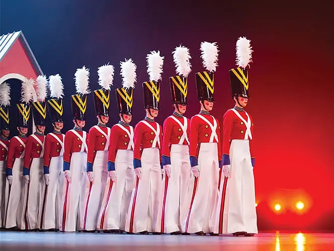 The Rockettes - Танцоры на точность