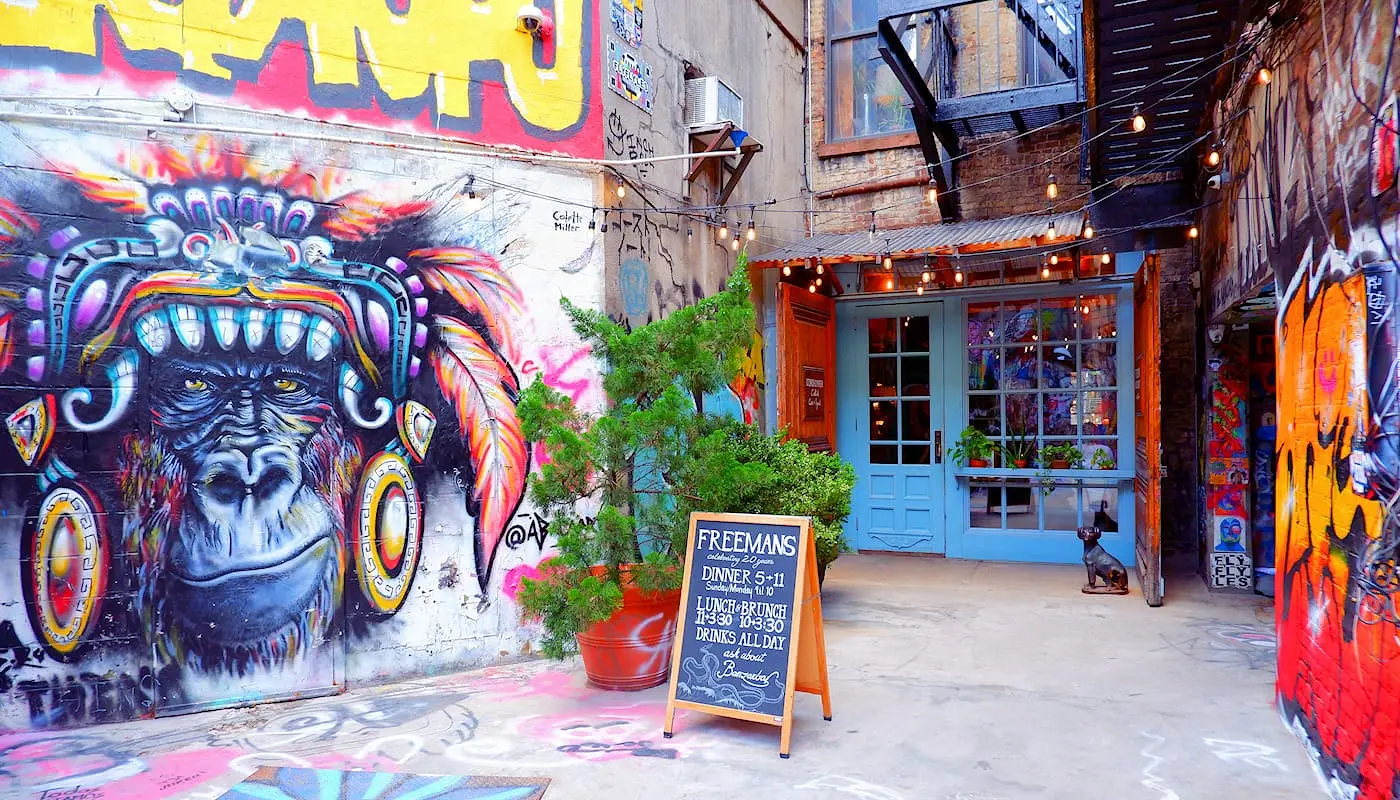 Традиционные блюда американской кухни в Нью-Йорке - Freemans Restaurant Freeman Alley