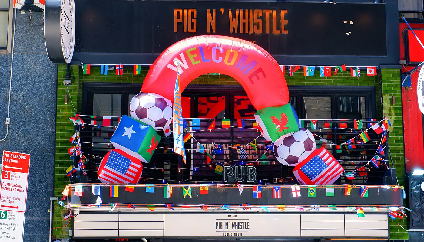 Лучшие спортбары в Нью-Йорке - Pig 'n Whistle