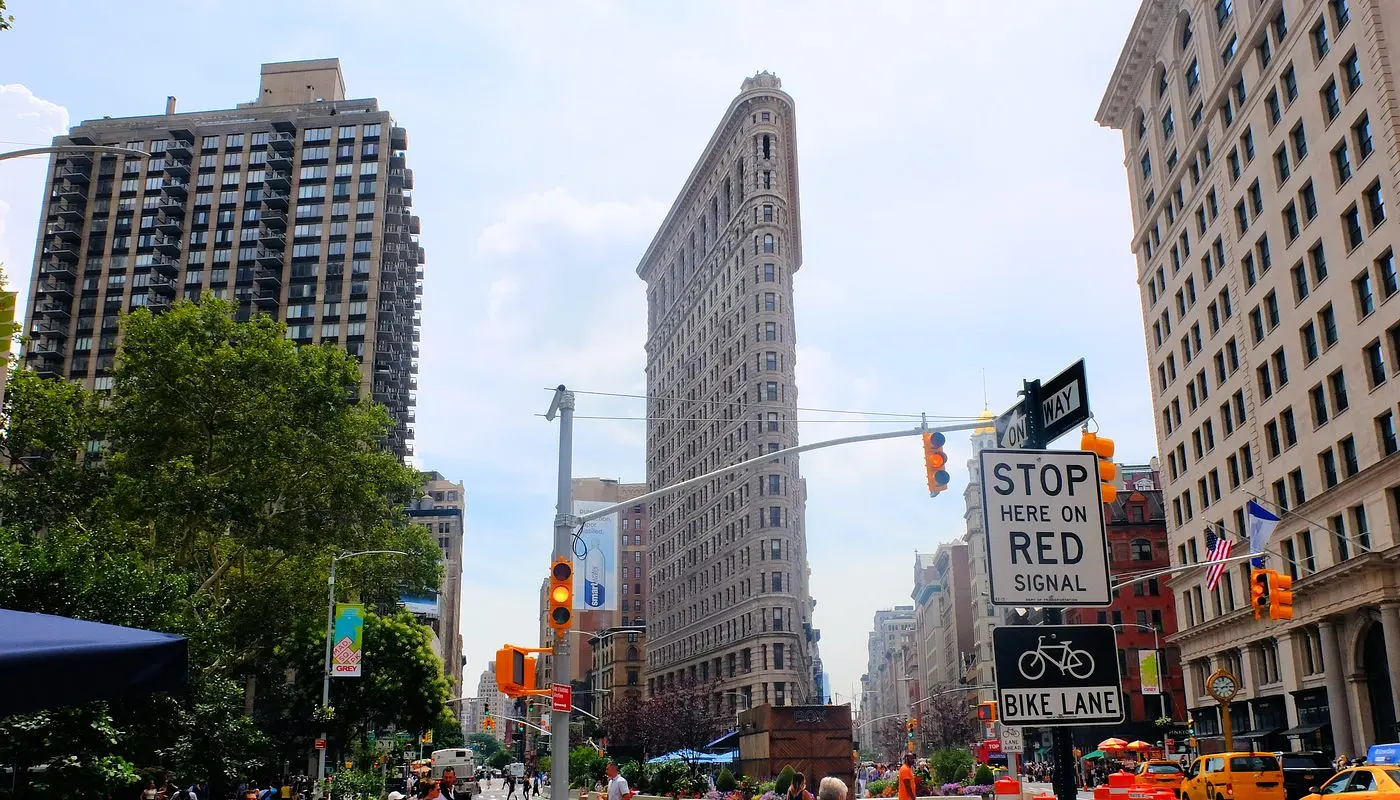 Мэдисон-сквер-парк в Нью-Йорке — Flatiron Building